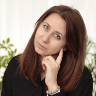 Photo of Anna Maria Szlachta, Product Designer & User Algorithmic Experience Researcher